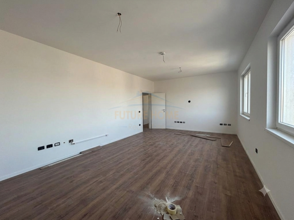 Shitet, Apartament 1+1, Kinostudio, Tiranë