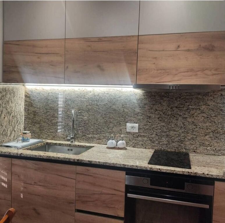 Rent | Apartament 2 + 1 | Rruga 5 Maji | 500 €/month