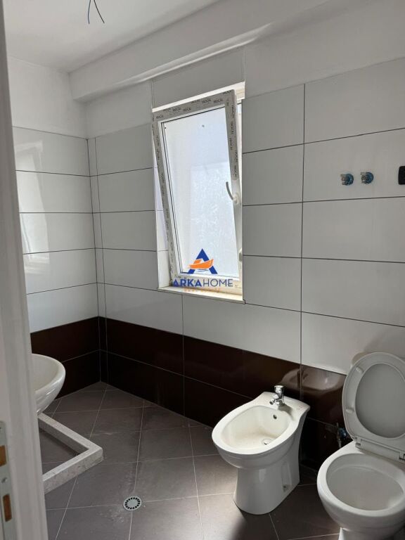 OCCASIONE!! APPARTAMENTO 2+1+BALCONE IN VENDITA "VICINO TWIN TOWERS HOTEL, SHENGJIN" 12000000 LEKE