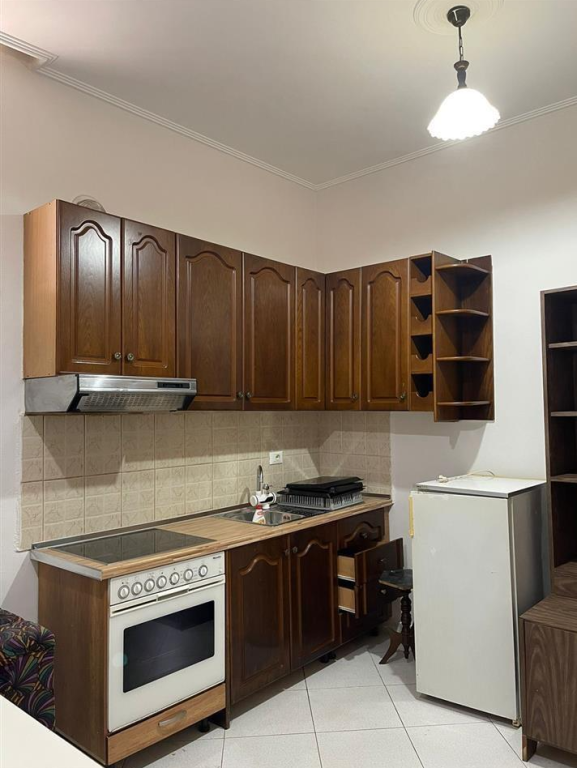Affitto | Apartament 1 + 1 | Rruga Fuat Toptani | 300 €/mese