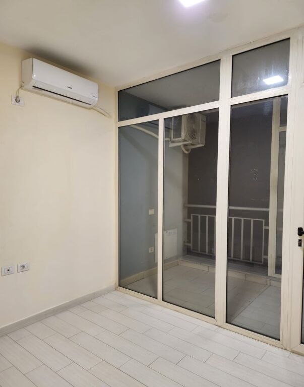 Rent | Ambjent Biznesi | Pazari i Ri | 1200 €/month