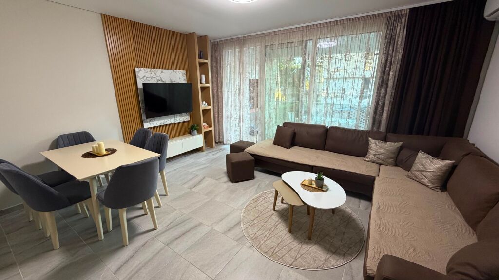 Shitet Apartament 1+1