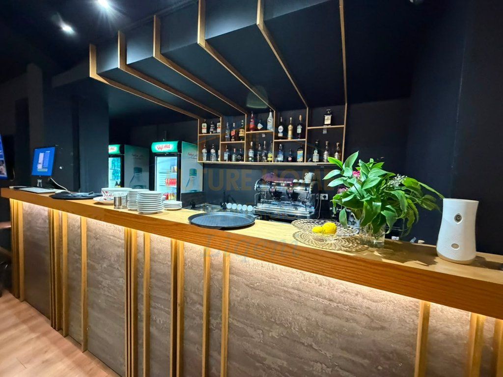 State, Bar-Cafe, Fresk, Tirana.
