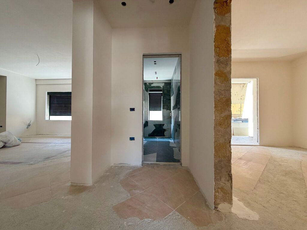SHITET apartament 3+1 tek Universiteti "Marin Barleti", Selitë