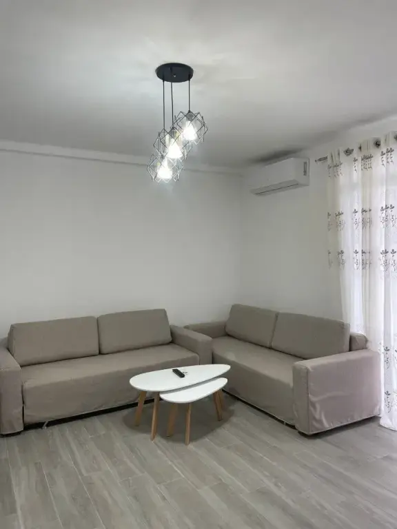 Rent | Apartament 3 + 1 | Rruga 5 Maji | 500 €/month