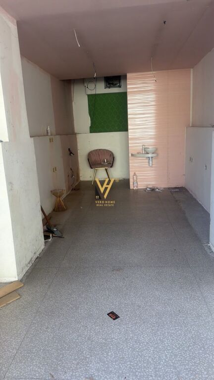 SHOP FOR RENT 25 M2 IN VASIL SHANTO 80,000 LEKE