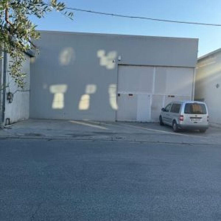 Rent | Ambjent Biznesi, Kapanon | Rruga Petrit Radovicka | 1150 €/month