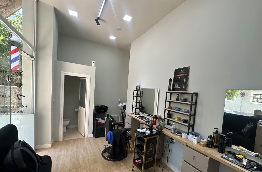 Sale | Ambjent Biznesi | Rruga e Barrikadave | 145000 €