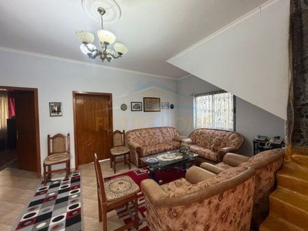 Shitet, Shtepi Private, Shkoze , Tirane