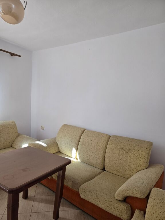 TIRANA! APPARTAMENTO 1+1 IN VENDITA NELL'ISTITUTO AGRICOLO!
