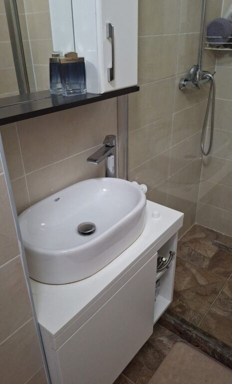 📌Shitet Apartament 2+1 me Post Parkimi në Qerret  