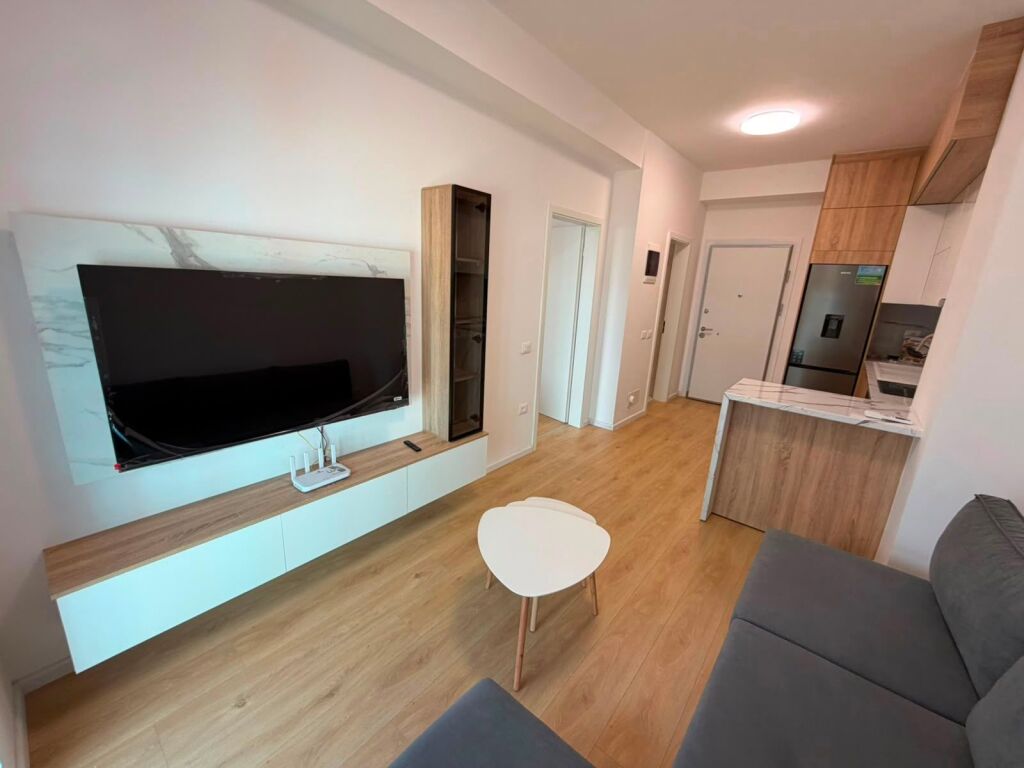 🏡 Jepet me qira apartament 1+1  📍 Ali Demi, Kompleksi Kadiu 💰 Çmimi: 40.000 Lekë/muaj