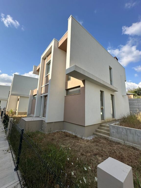 PREMIUM 3-story villa for sale – Near TEG !