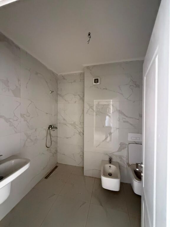 Shitet apartamenti 2+1 ne Astir – Vila L2