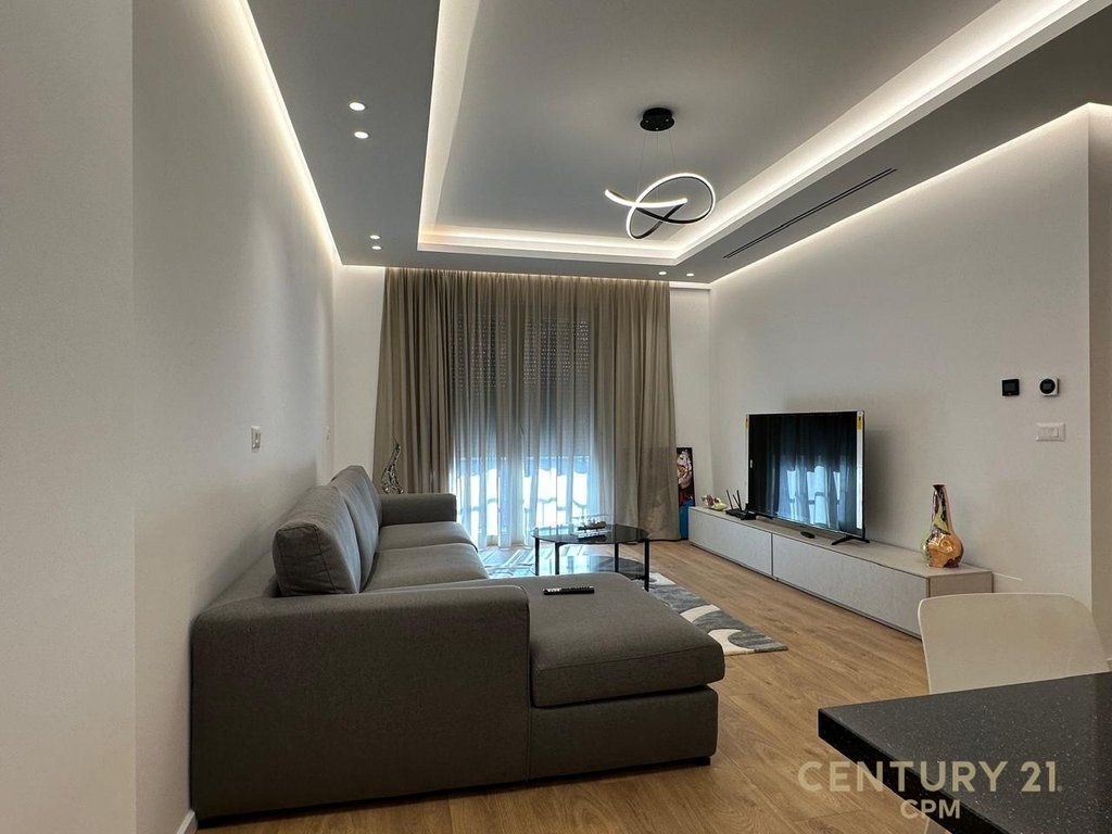Apartment 2+1+2 with parking space for rent in the Rose Garden complex, near TEG.