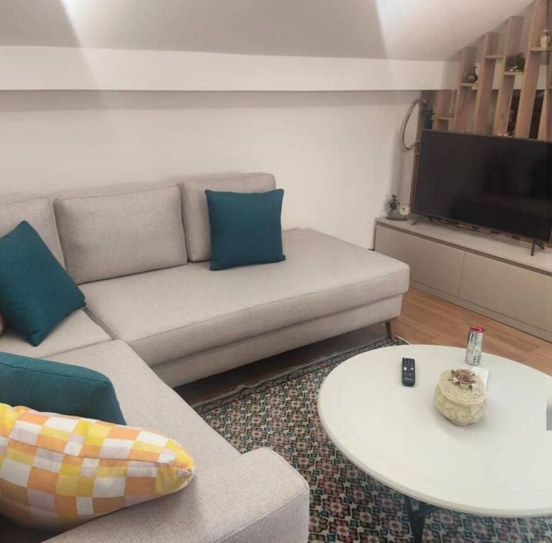 Rent | Apartament 2 + 1 | Rruga 5 Maji | 500 €/month