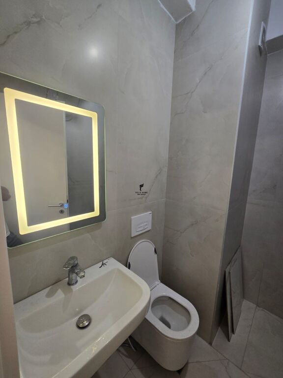 APARTAMENT ME QERA 1+1 ALI DEMI 40.000 LEKE FH-85834