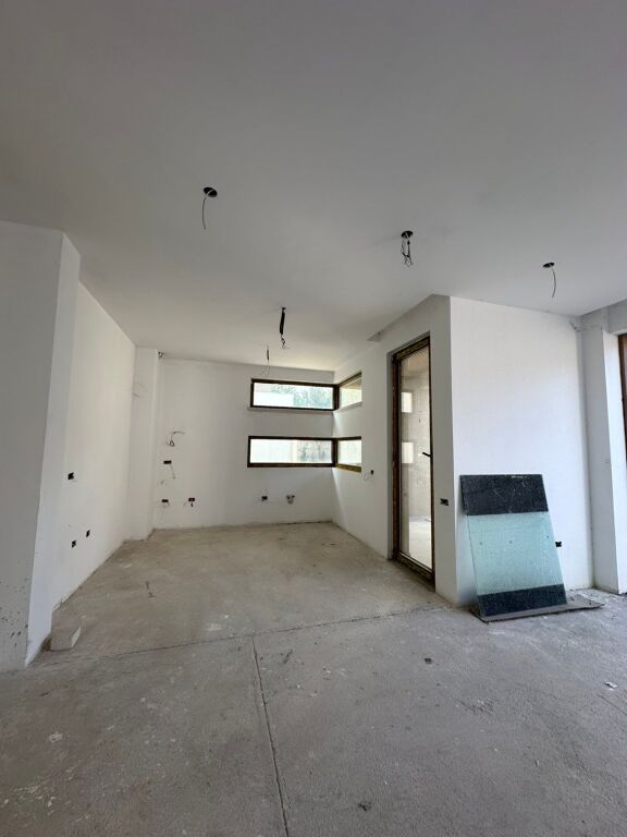 PREMIUM 3-story villa for sale – Near TEG !