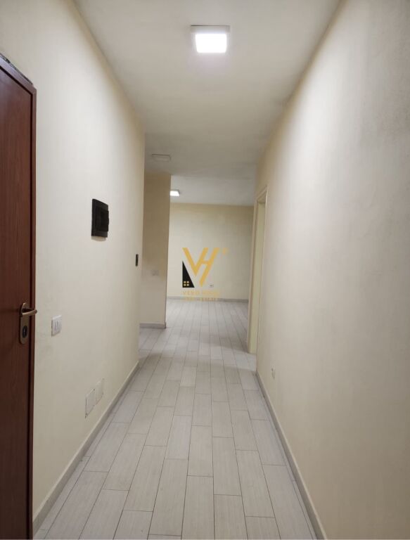 JEPET ZYRE 142 M2 ME QERA TE PAZARI I RI 120.000 LEKE