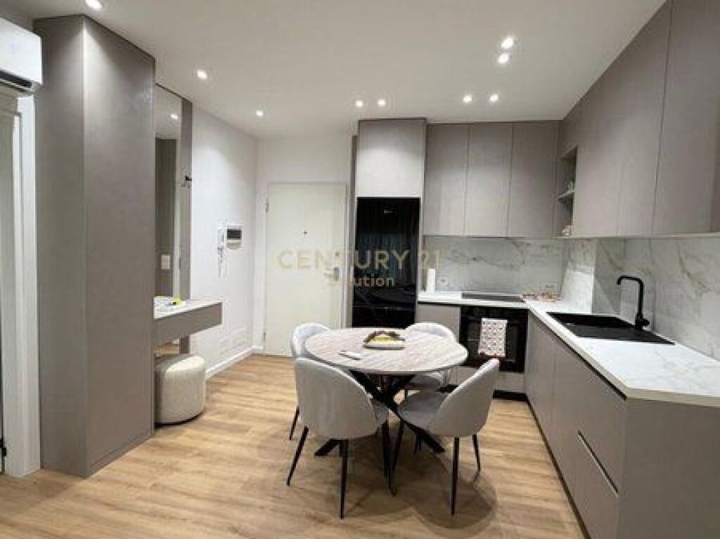 APARTAMENT 2+1+2 + PARKING PER QIRA !