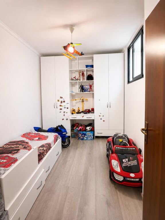 Shitet Apartament 2+1
