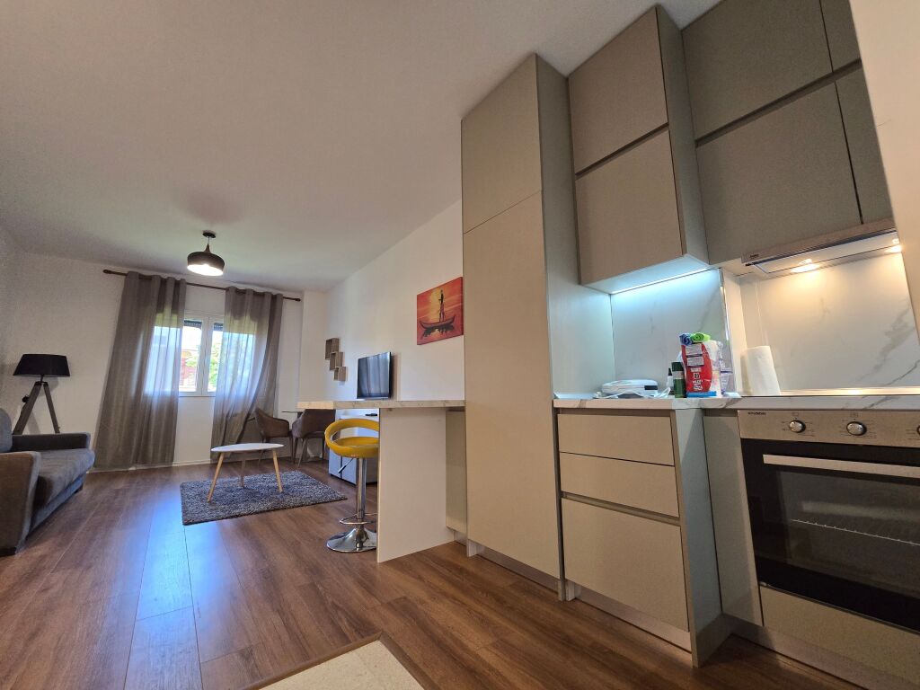 Appartamento 2+1+Balcone In Affitto Nel Complesso Residenziale | Vicino a Kodra e Diellit 1