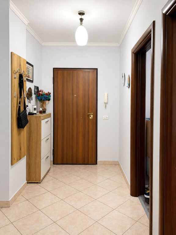 Shitet Apartament 2+1