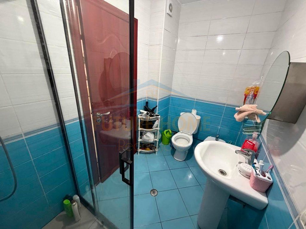 Shitet, Apartament 2+1+2, Unaza e Re