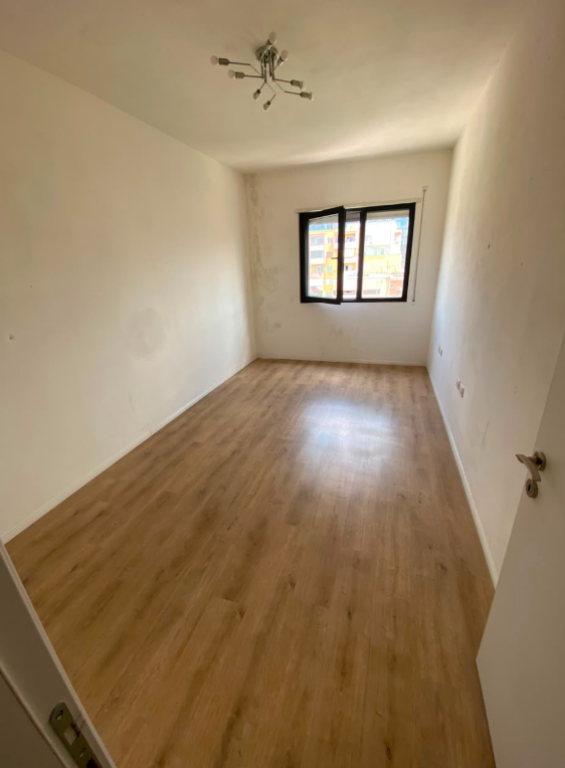 Apartament 2+1 me Qira në Kompleksin Matrix, Ali Demi, Tiranë