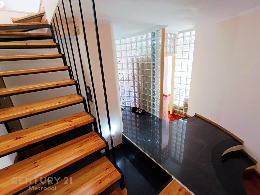 DUPLEX 3+1+3 FOR RENT ON ELBASAN STREET TOGETHER WITH PARKING SPACE
