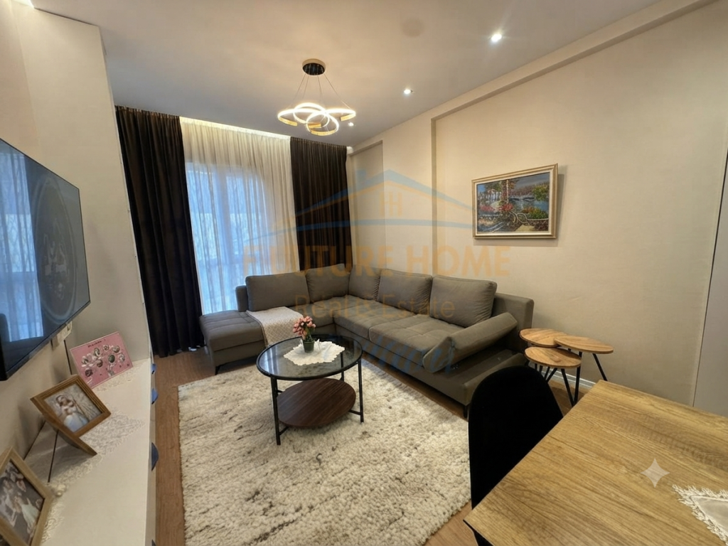 Qera, Apartament 2+1+2 Poste Parkimi,Univers City, QTU.