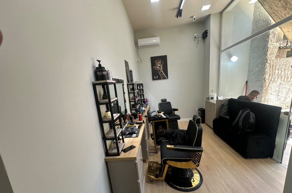 Sale | Ambjent Biznesi | Rruga e Barrikadave | 145000 €