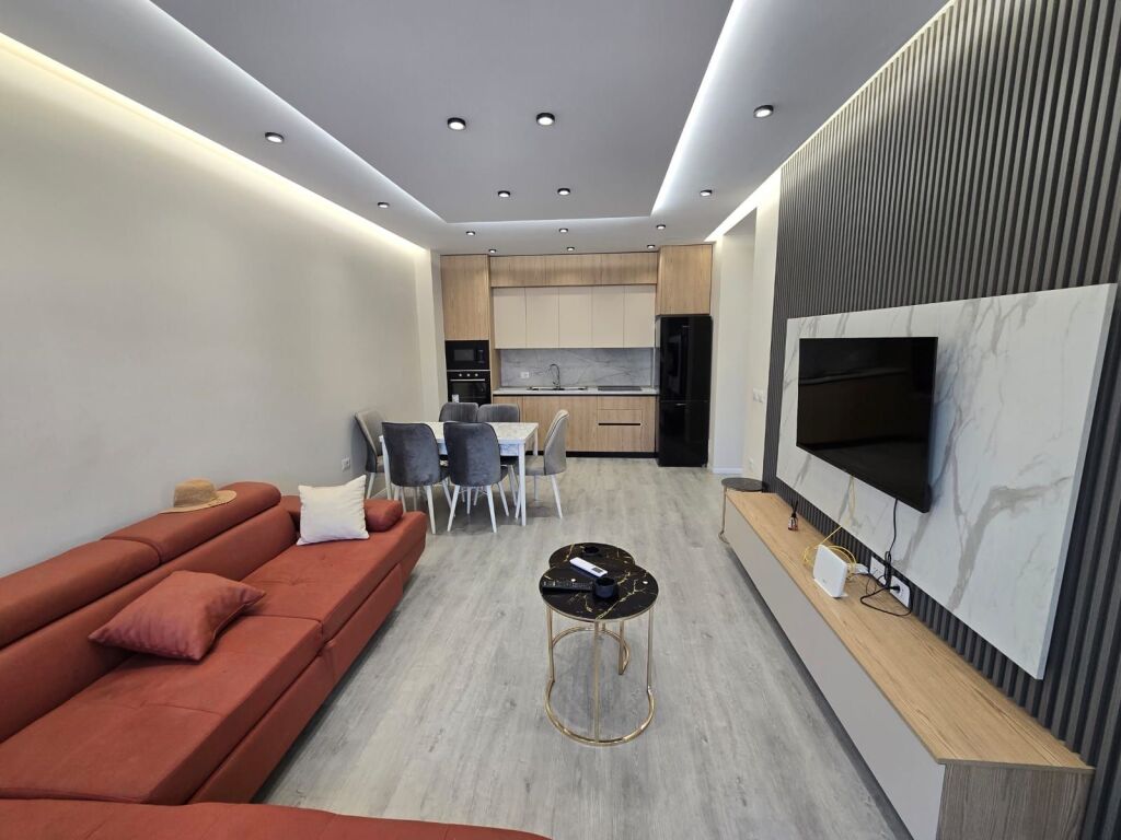 Apartament 2+1+2 Ballkon Me Qira Ne Kompleks Rezidencial | Perballe UET