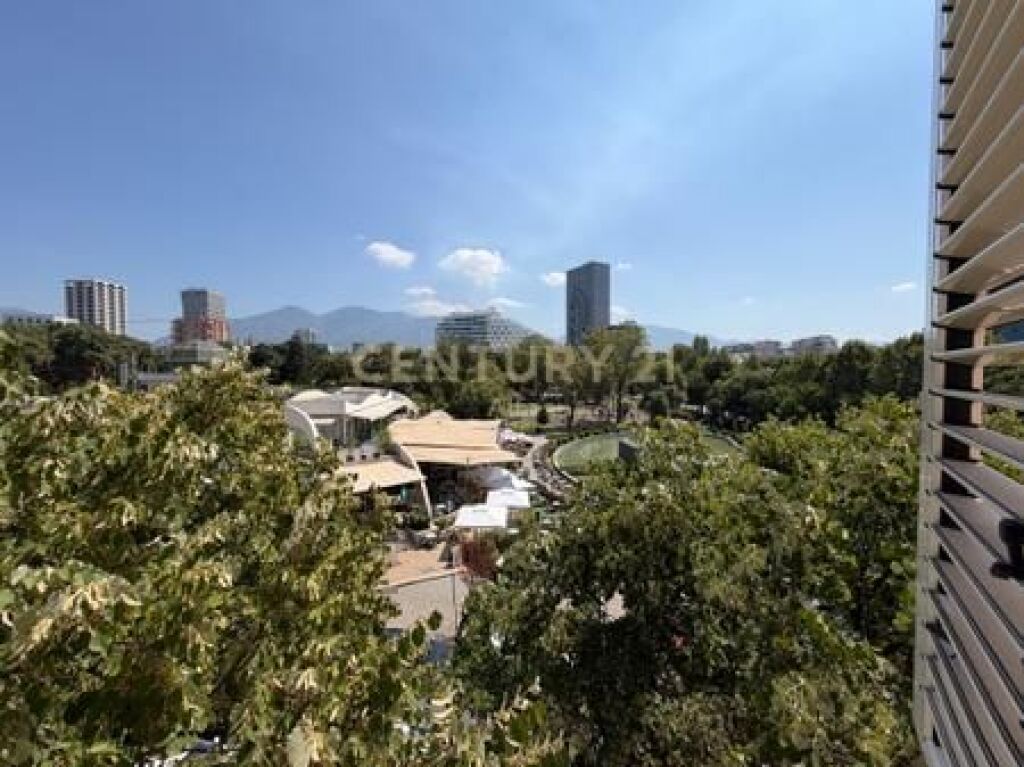 Appartamento 2+1 a Shallvaret – Vista sul Parco Rinia, Idea