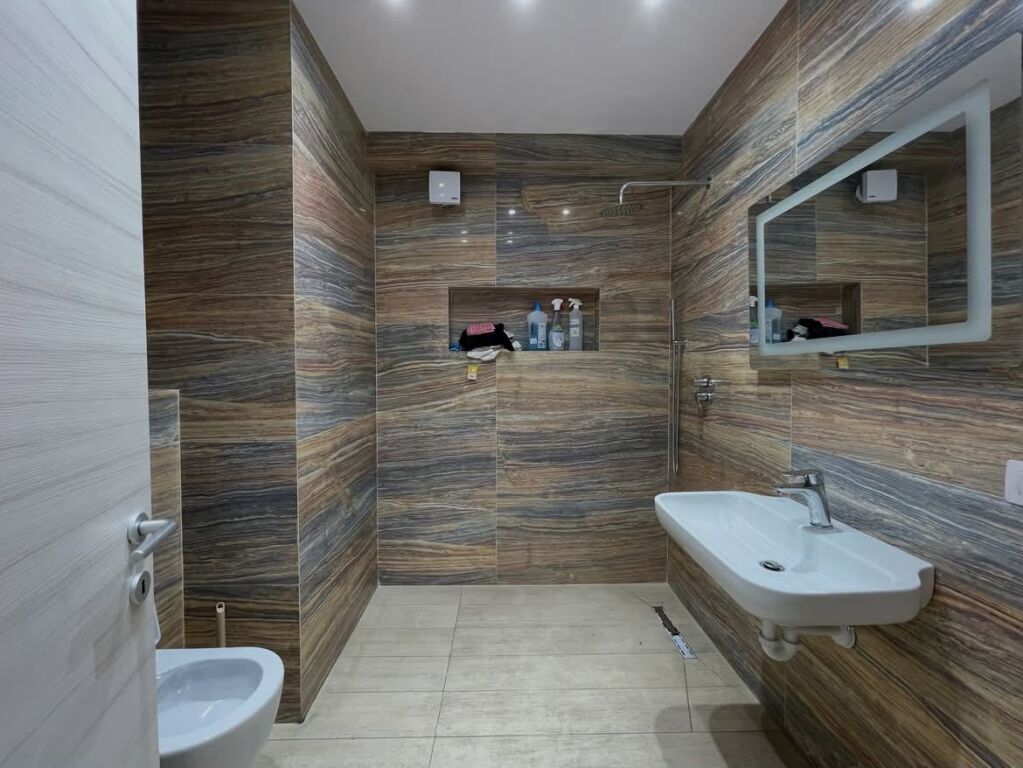BUSINESS PREMISES FOR RENT | KAVAJËS ROAD
