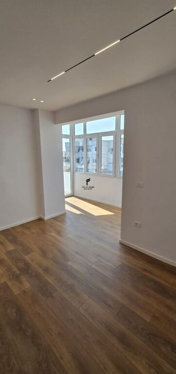 SHITET APARTAMENT 1+1 21 DHJETORI 165.000 EURO FH-85963