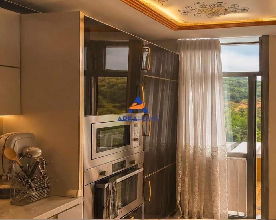 AFFITTASI APPARTAMENTO 3+1+BALCONE "DI FRONTE AL TESORO, FRESK" 500 EURO