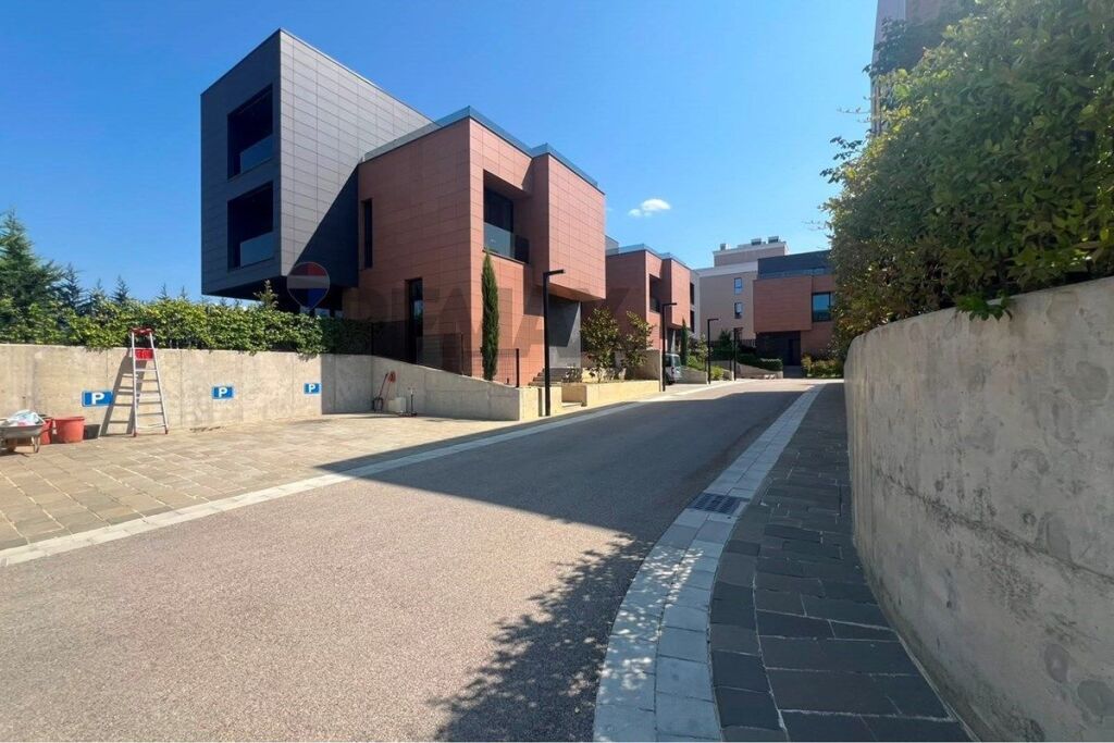 Villa - For Sale - TEG, Tirana(ID: 530181095-250)