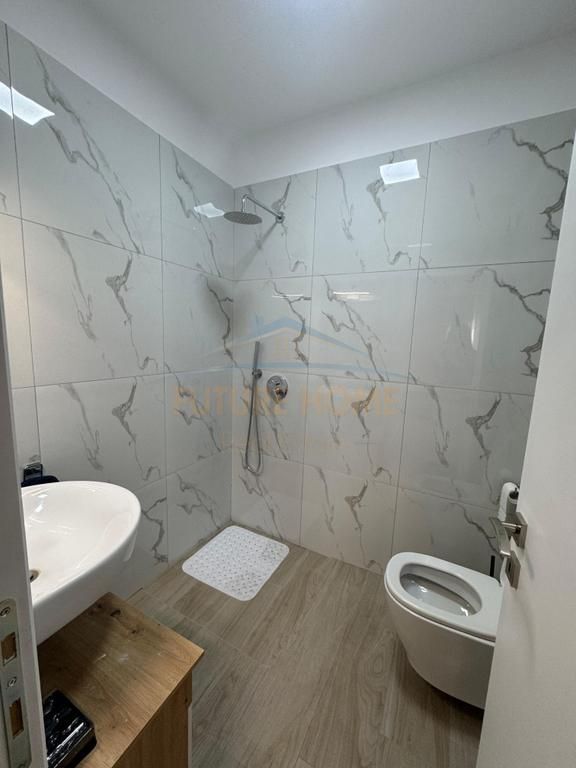 Qera, Apartament 2+1+2, Rruga Kongresi i Manastirit.