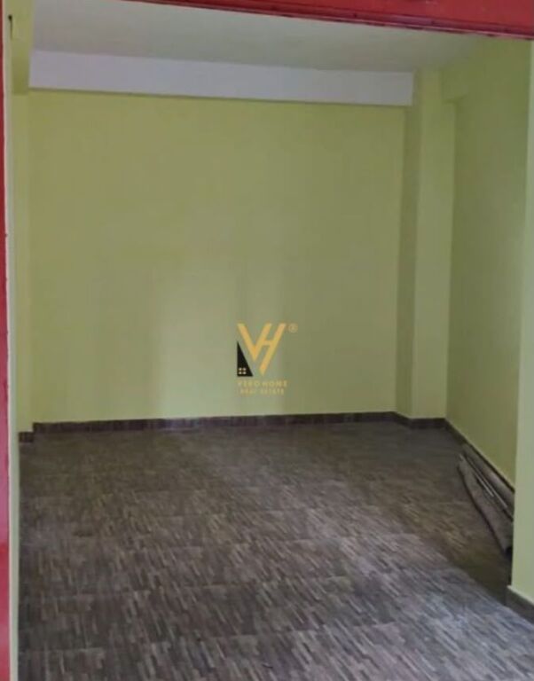 SHITET DYQAN 25 M2 PRANE KRISTAL CENTER 75.000 EURO