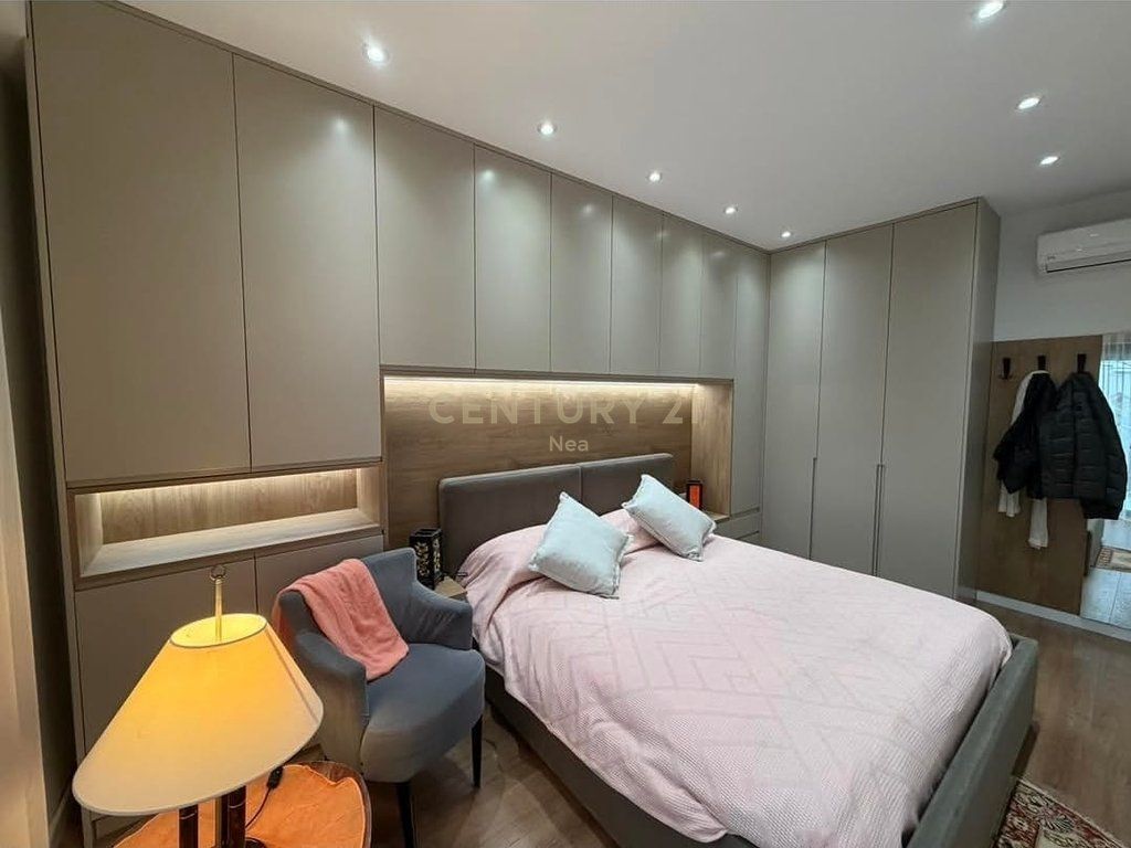 Apartment 1+1 with veranda for rent at Kodra e Diellit !