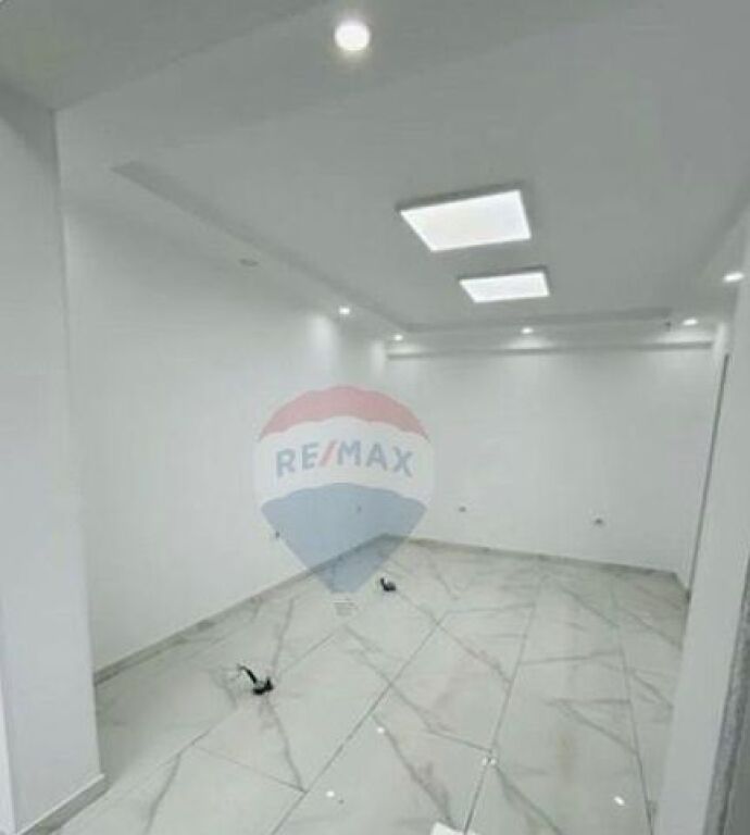 mbient me qira – Rruga e Dibrës, te Farmacia 10 ID: 530281057-66