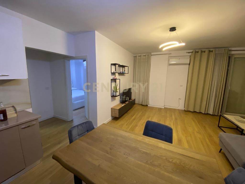 Shitet Apartament 1+ 1 në Shkozë!