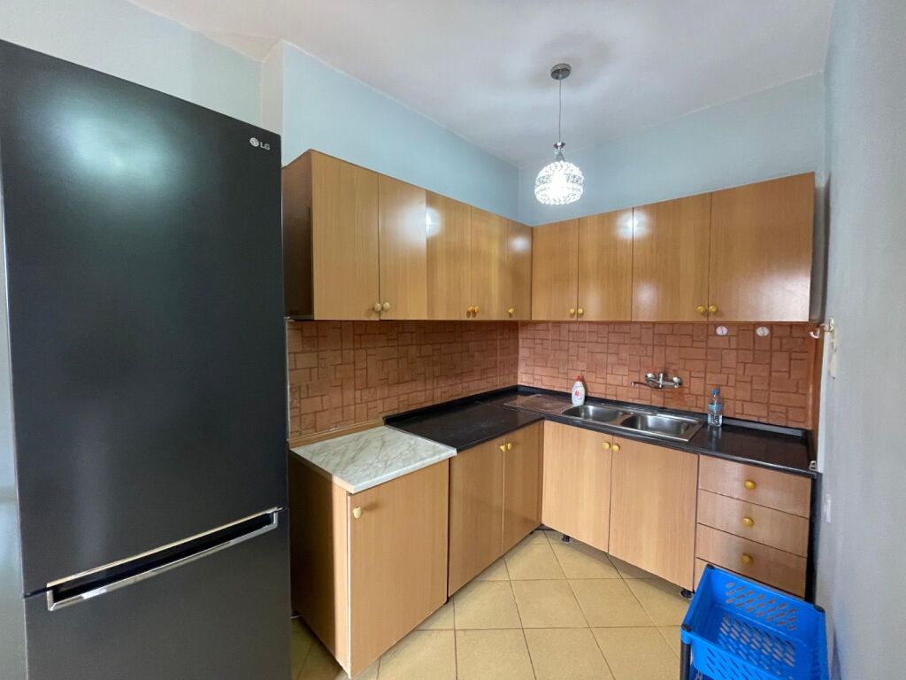 Apartament 1+1 me qira ne Kinostudio