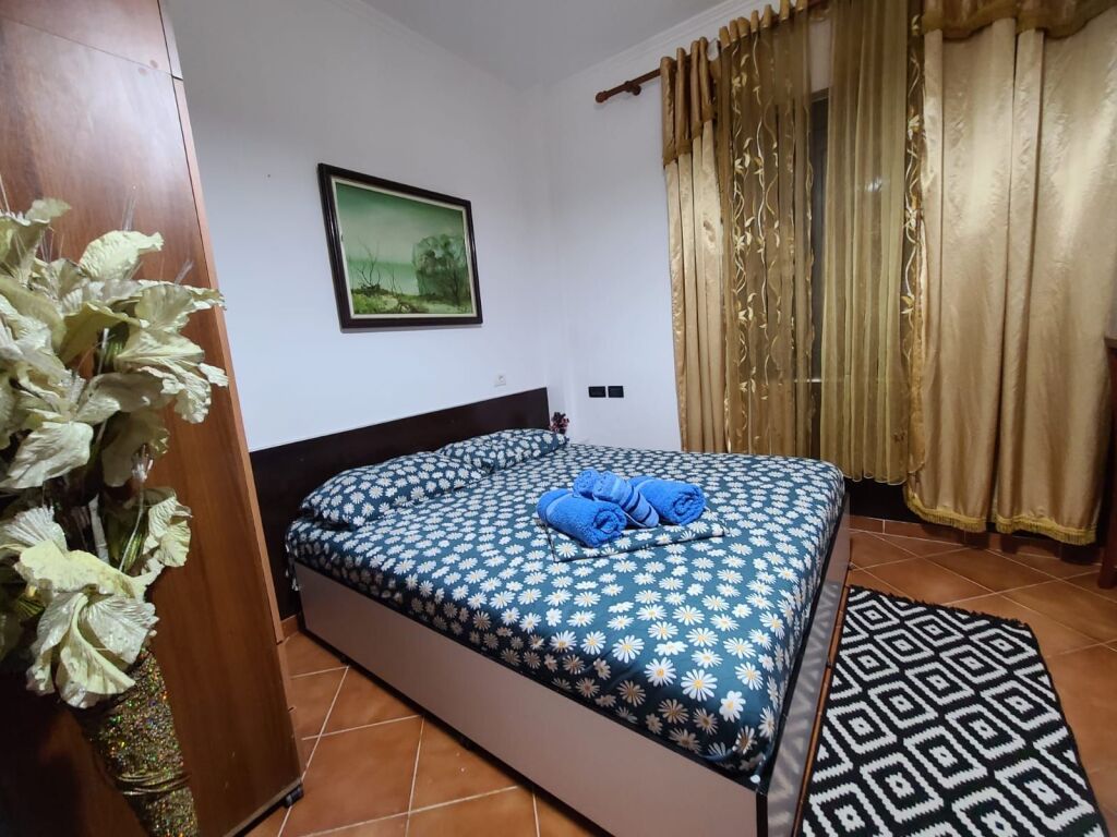 Jepet me qera Garsionere Tek 5 Maji ID: 5251