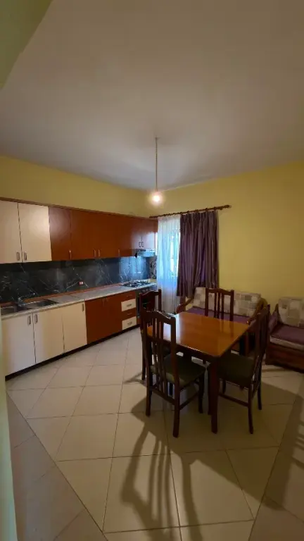 Qera | Vilë 2 + 1 | Ali Demi | 450 €/muaj