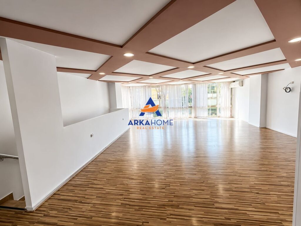 JEPET AMBIENT DUPLEKS 65M2 ME QERA "RRUGA FROSINA PLAKU,21 DHJETORI" 100.000 LEKE