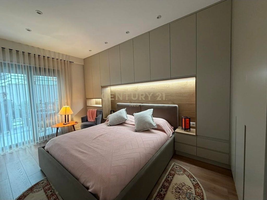 Apartment 1+1 with veranda for rent at Kodra e Diellit !