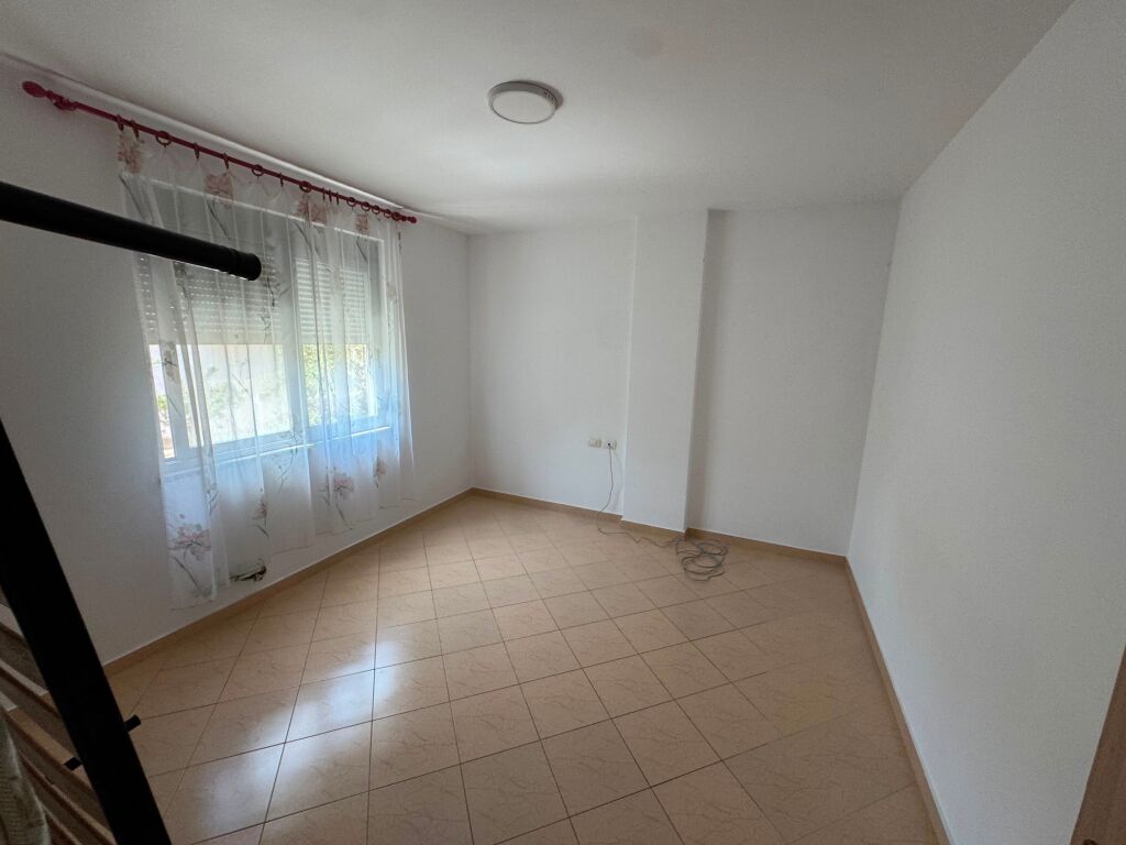 🏡 Shitet Apartament 2+1+2 + Post Parkimi 📍 Liqeni i Thatë