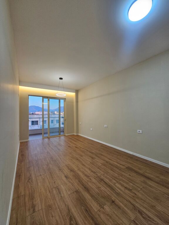 Apartment 2+1 for sale | Astir, near Dy Palmave In one of the most sought-after areas of Astir, near Dy Palmave, a 2+1 apartment with an area of 107.7 m² is for sale, located on the 7th floor of a building with an elevator.